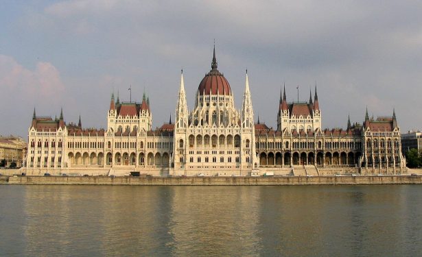 Pociągiem do Budapesztu - Parlament