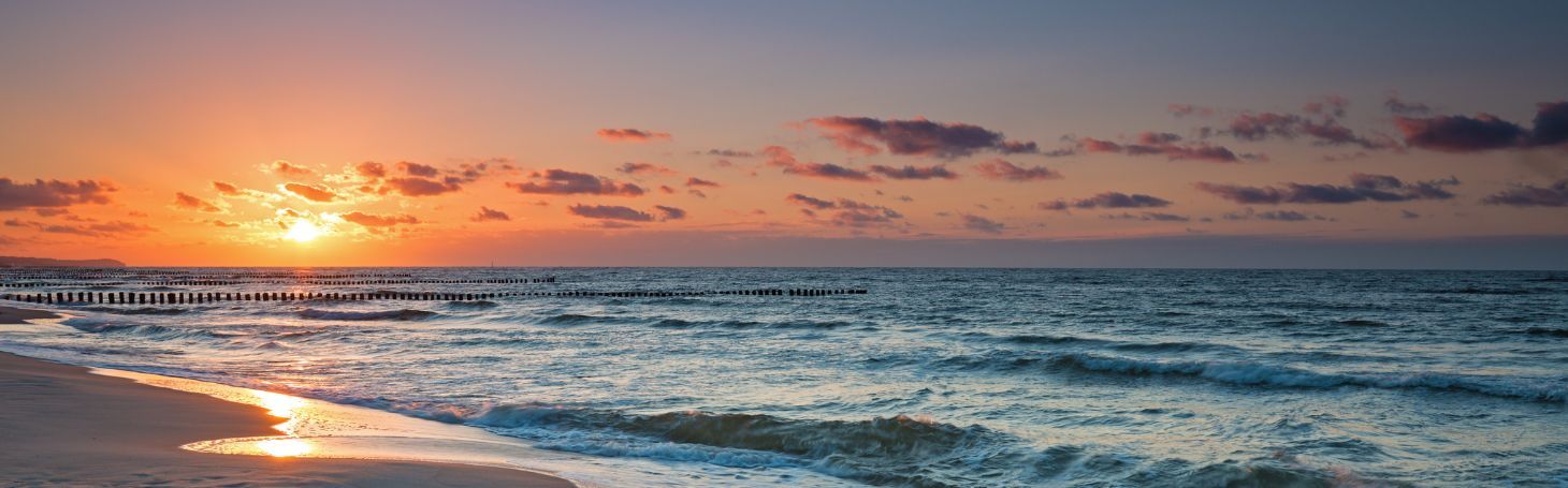 Zachód słońca nad morzem