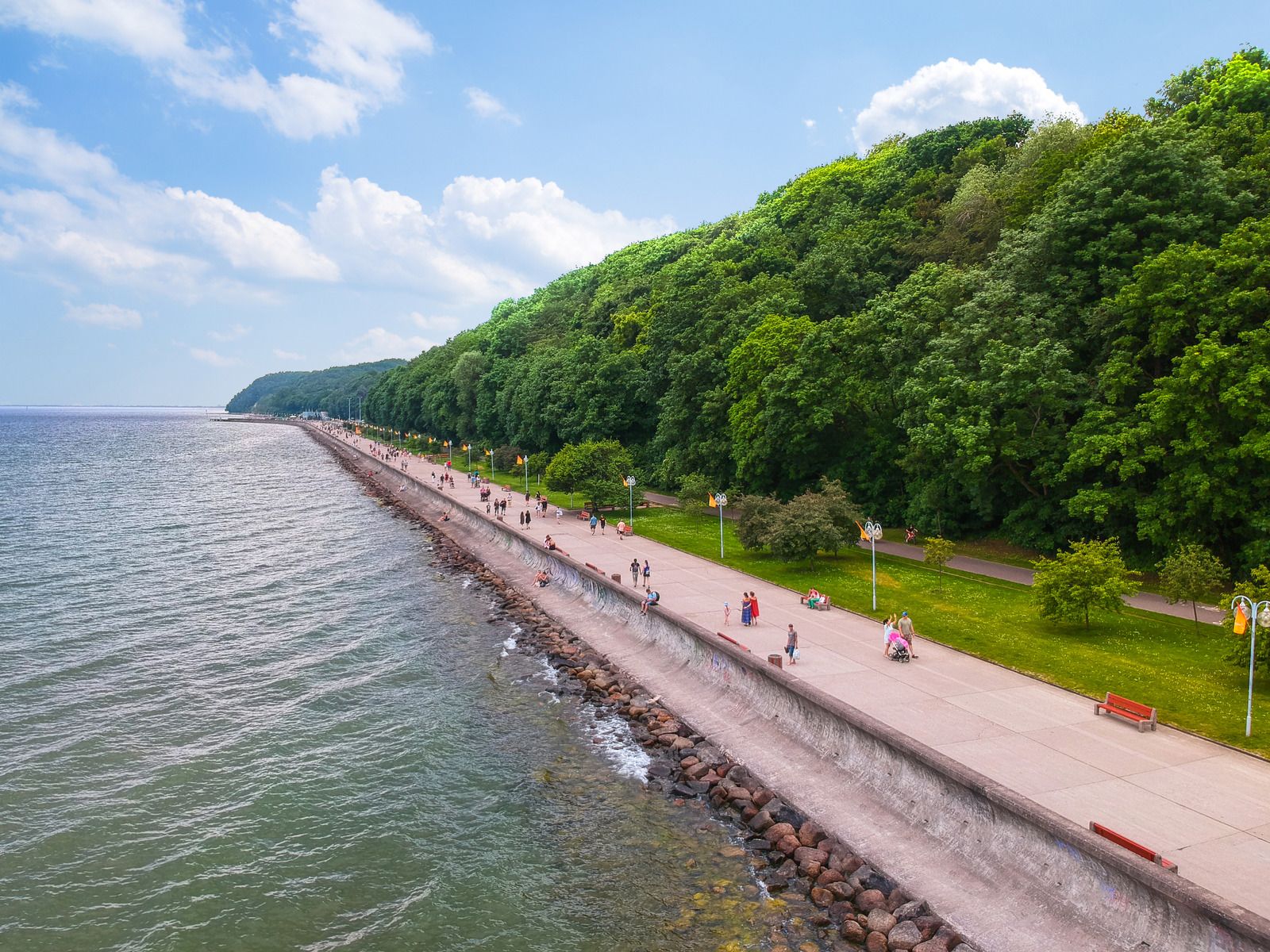 zdjęcie: Widok z lotu ptaka na port i plaże Gdyni