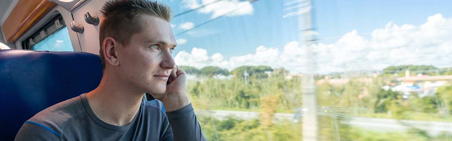 osoba w pociągu - Głogów dworzec PKP