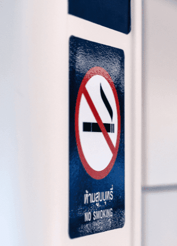 Znak w pociągu informujący o zakazie palenia