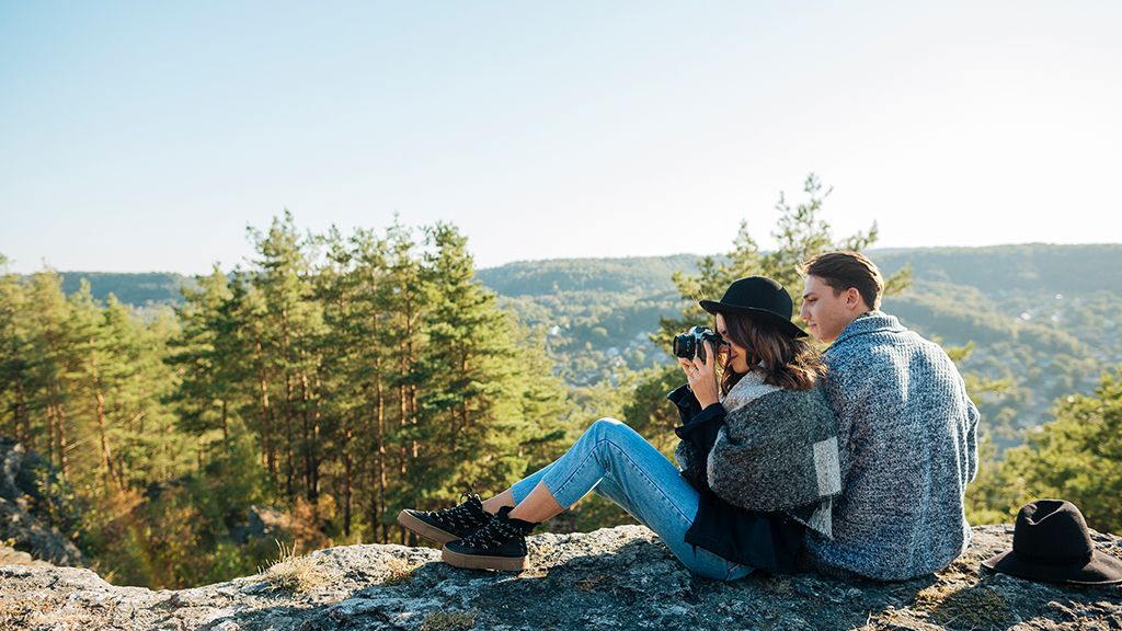 Para na szczycie góry