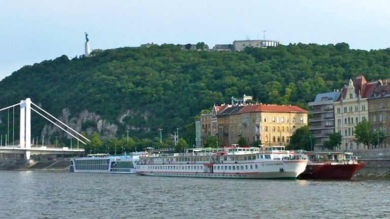 Pociągiem do Budapesztu - Góra Gellerta