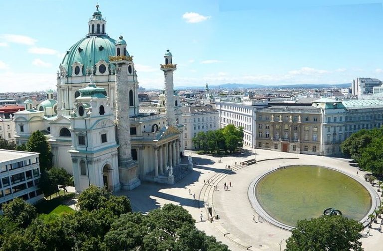 Pociągiem do Wiednia - Karlsplatz