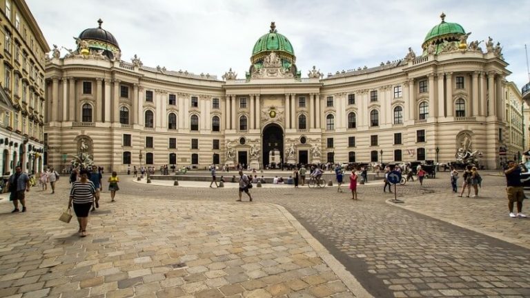Pociągiem do Wiednia - Hofburg
